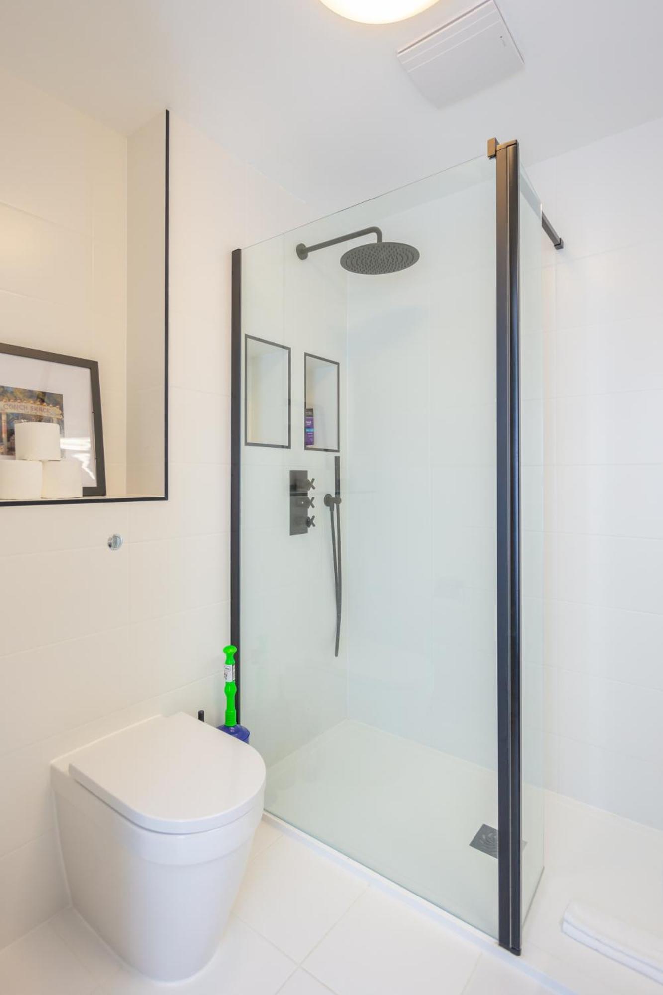 Stylish 1 Bedroom Apartment In Holborn In A Great Location Londres Extérieur photo